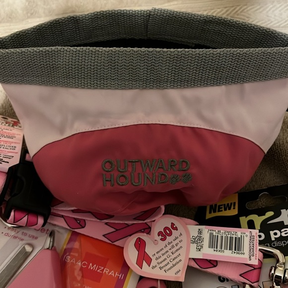 Assorted dog supplies leash collar poop bags travel bowl brush nail clippers - Picture 5 of 5